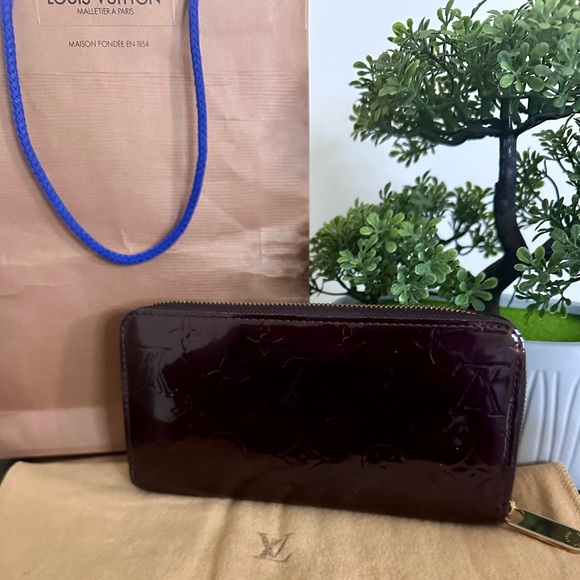 GUC Louis Vuitton monogram Vernis zip around wallet - Picture 2 of 14